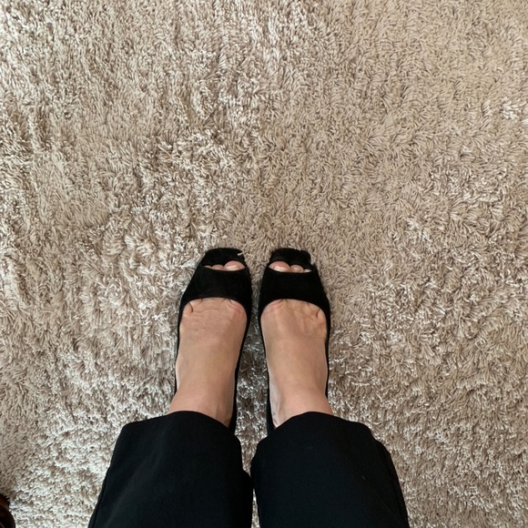 Stuart Weitzman - Picture 2 of 7